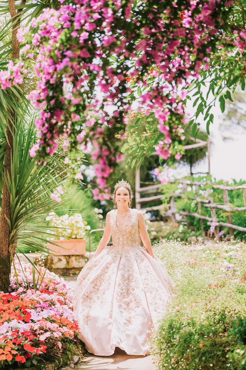 Amalfi Coast quinceañera photo shooting