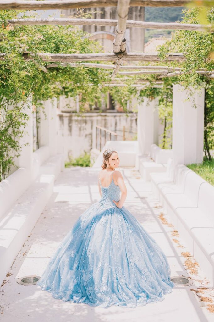 Amalfi Coast quinceañera photo shooting