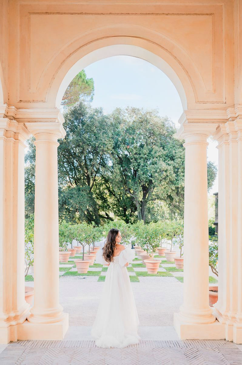 Cloudy Wedding in Amalfi Coast | Emiliano Russo | Luxury villa Aurelia wedding Rome 30 2 | A Cloudy wedding in Amalfi Coast can be a great opportunity. Few people know how magic and amazing the atmosphere in a cloudy day is, especially on this coast, in enchanted places like Villa Rufolo and Villa Cimbrone.