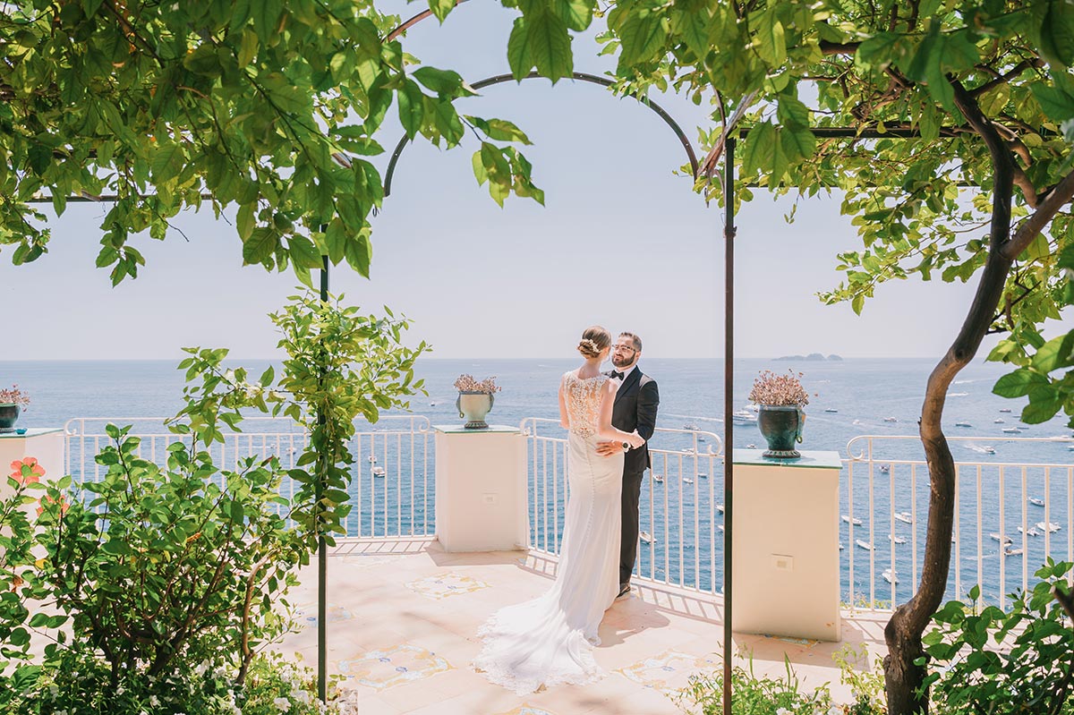 Elopement Positano | Emiliano Russo | Elopement hotel marincanto positano 51 1 | Elope wedding destinations: Amalfi Coast is a perfect place in Italy where to elope. It's plenty of amazing things to do before and after the ceremony. The Amalfi Coast is considered one of the most romantic elope wedding destinations. The scenery is gorgeous, with the breath-taking view of the Mediterranean Sea.